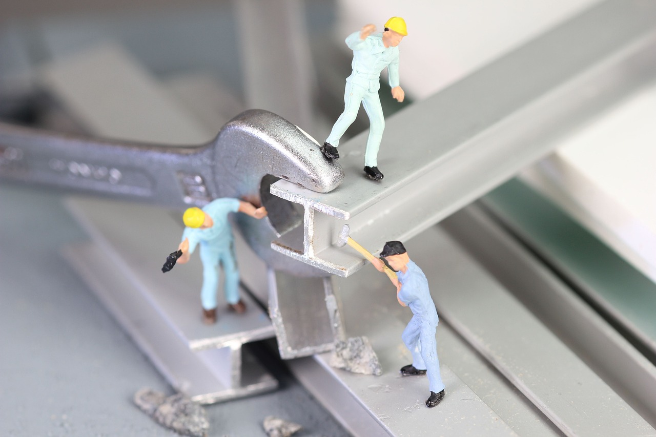 Anlagenmechaniker bei der Arbeit 